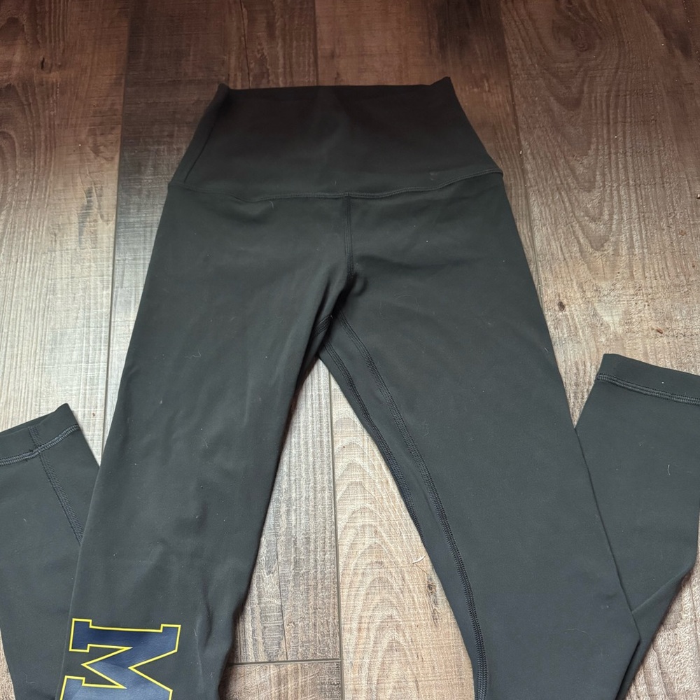 NWOT Lululemon 28" Grey Leggings